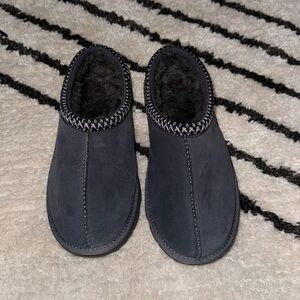 * UGG TASMAN SLIPPERS *